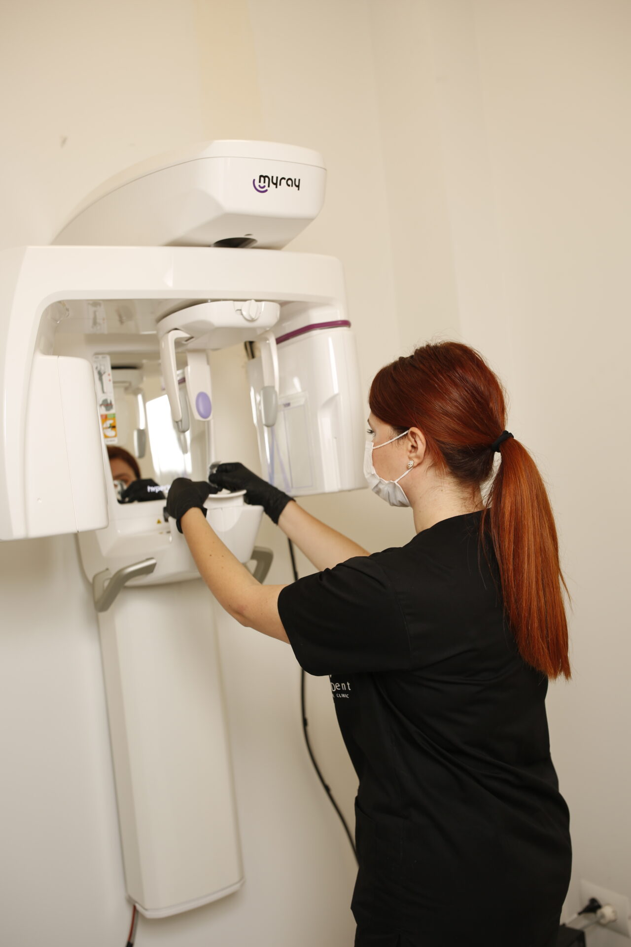 _H8A1189 https://navidentclinic.com/wp-content/uploads/2025/10/H8A1189-1280x1920.jpg