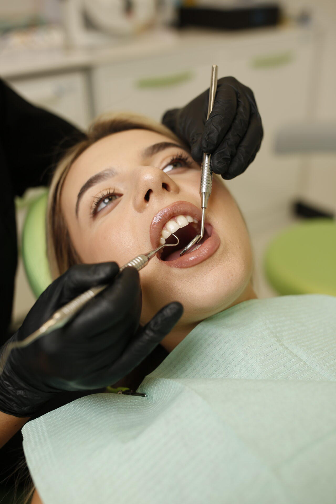 _H8A1362 https://navidentclinic.com/wp-content/uploads/2025/10/H8A1362-1280x1920.jpg