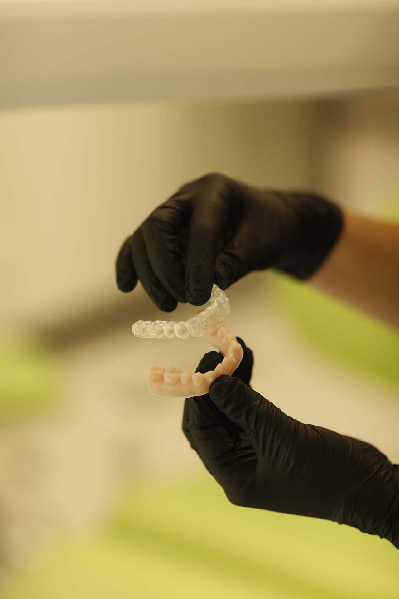 foto web https://navidentclinic.com/wp-content/uploads/2025/10/foto-web--1280x1920.jpg